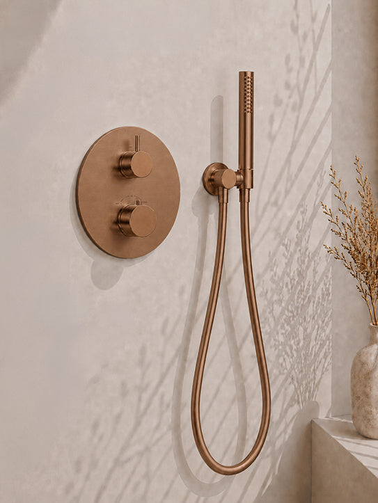 Caral inbouwthermostaat rond compleet met hoofddouche 30 cm en staafhanddouche geborsteld brons koper