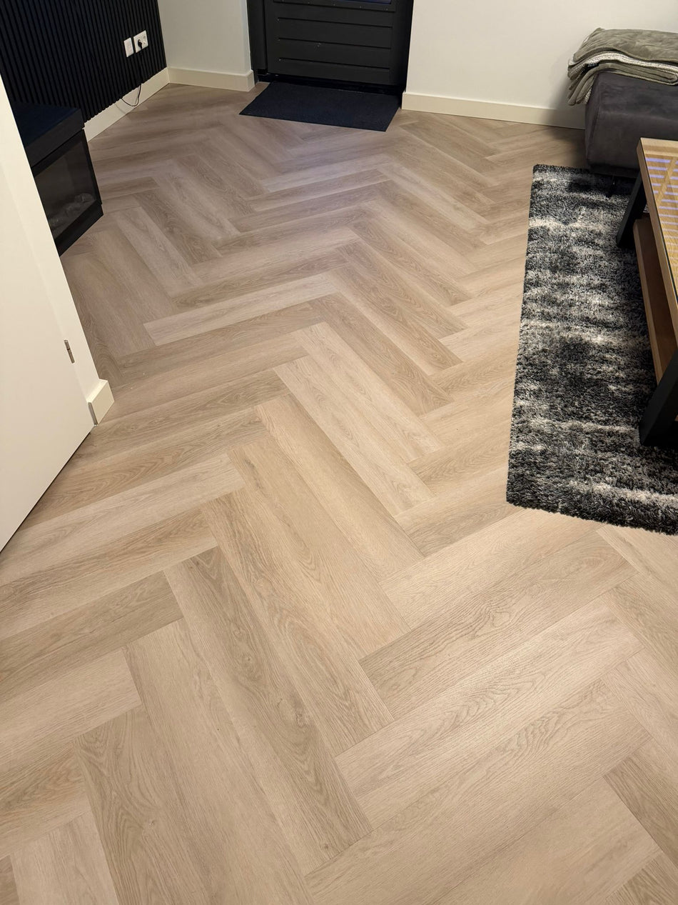 Fresh Oak Light Greige - Plak (dryback) - Visgraat